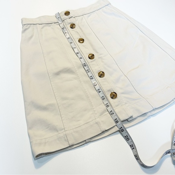 *Banana Republic Cream Button-Front Twill Mini Skirt* - Picture 4 of 8